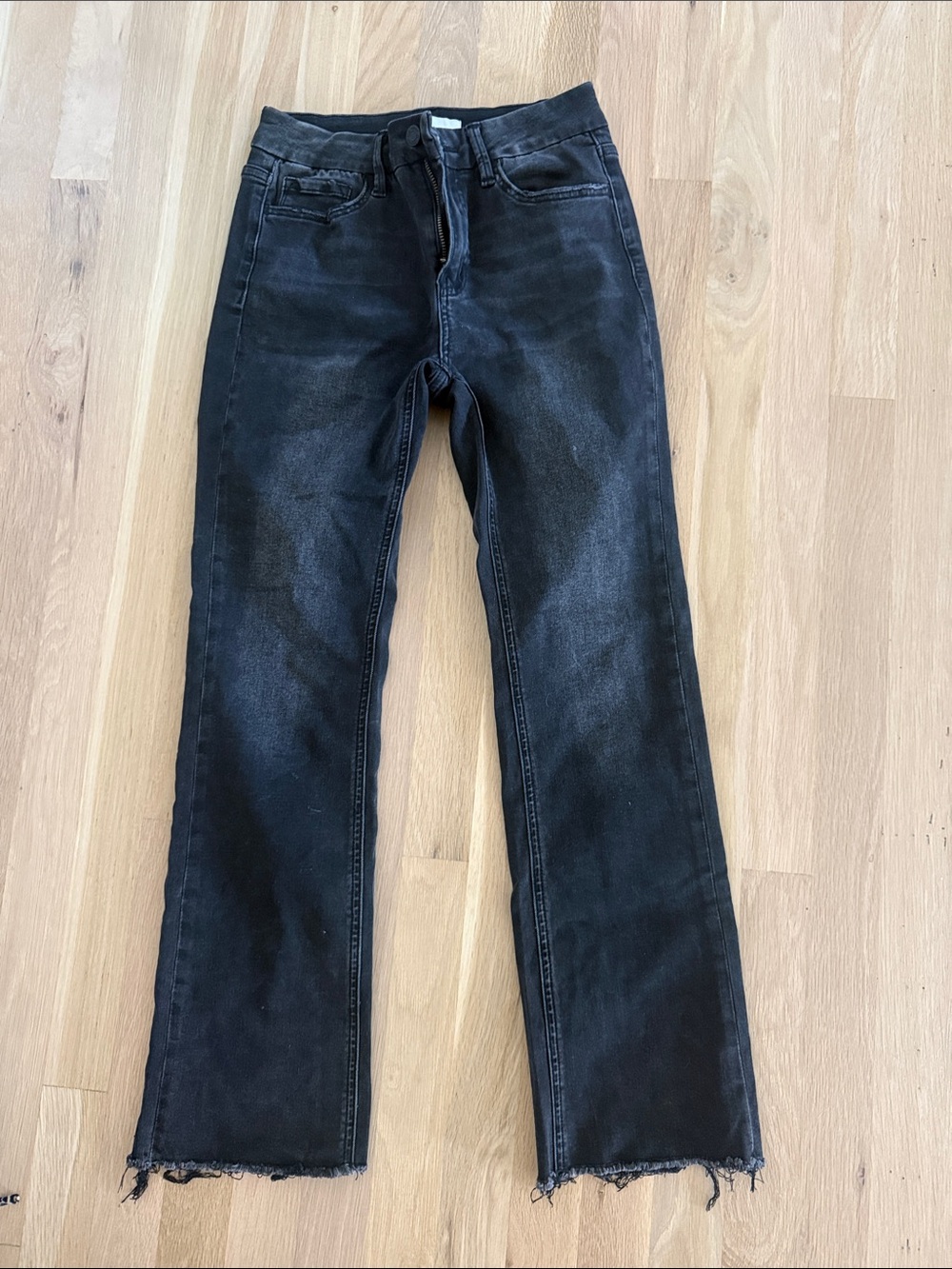 Classic Black Straight-Leg Jeans with Frayed Hem